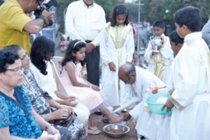 OPENING THE ALTAR TO YOUNGSTERS ON MAUNDY THURSDAY