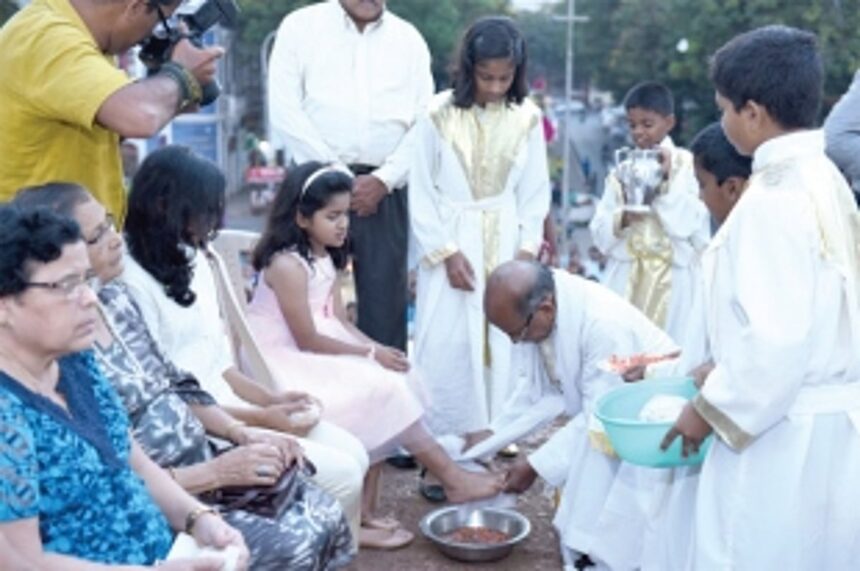 OPENING THE ALTAR TO YOUNGSTERS ON MAUNDY THURSDAY