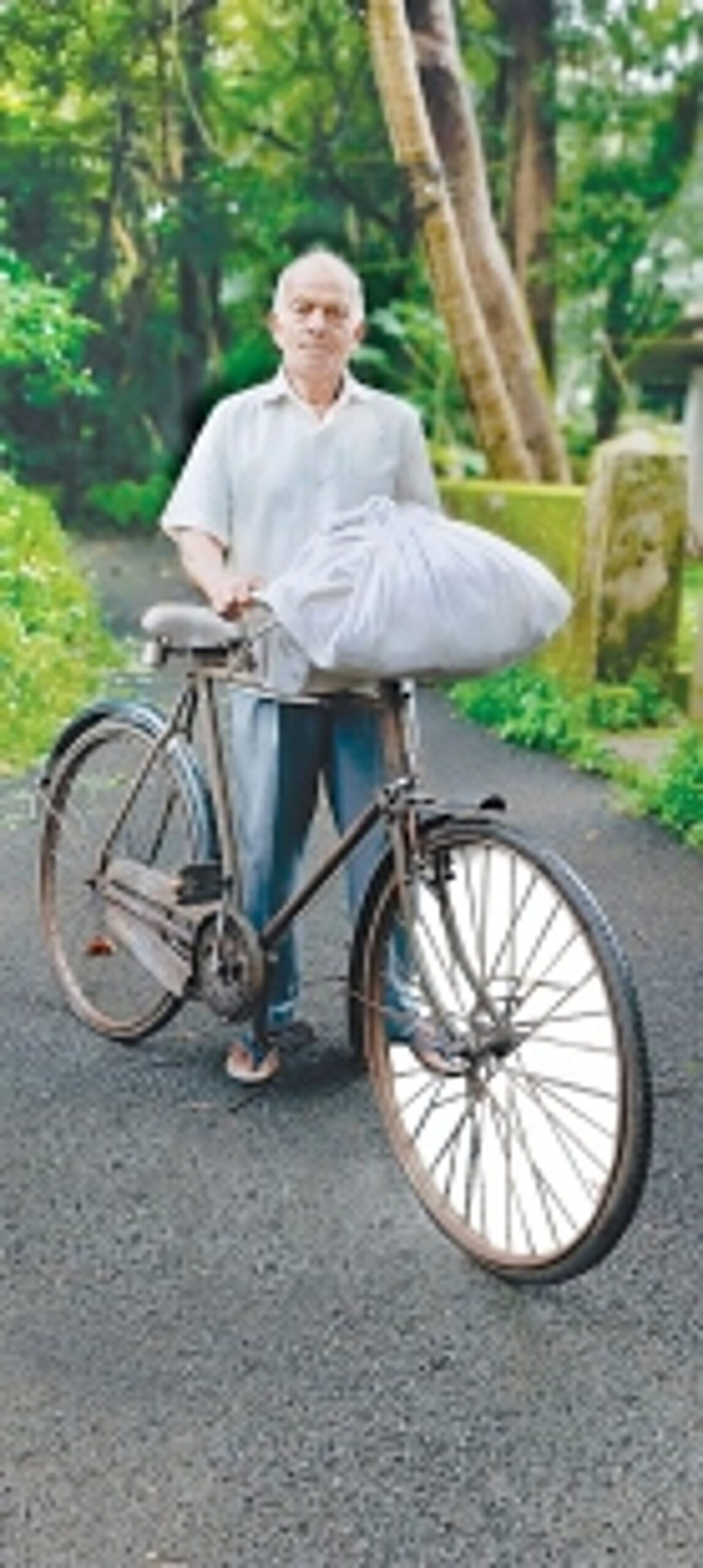 Octogenarian dhobi Dulba Kanolkar still pedals to sustain a 200-year family legacy