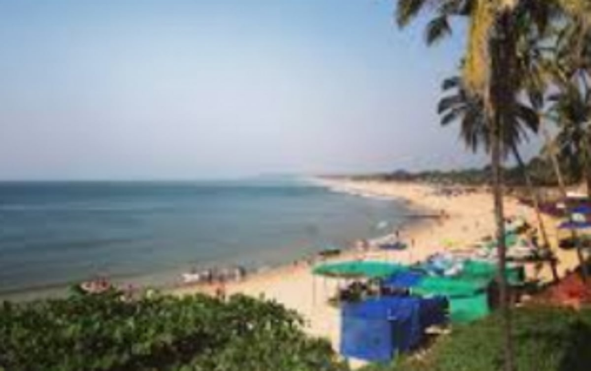 Officials inspect blocking of access to Carmona beach