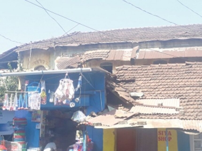 Old buildings in Cuncolim market are a ticking bomb 1 Old buildings in Cuncolim market are a ticking bomb