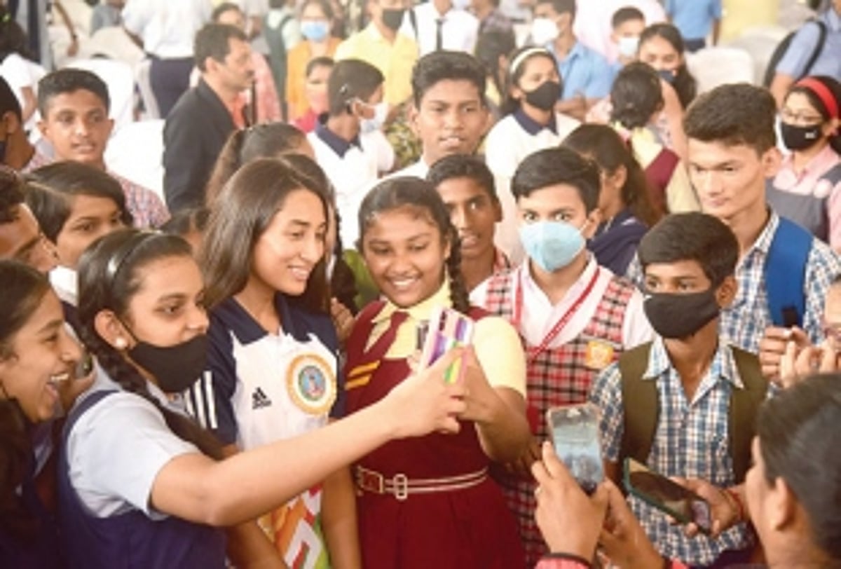 Olympian swimmer Maana Patel takes forward school visit campaign ‘Meet The Champions’ in Goa
