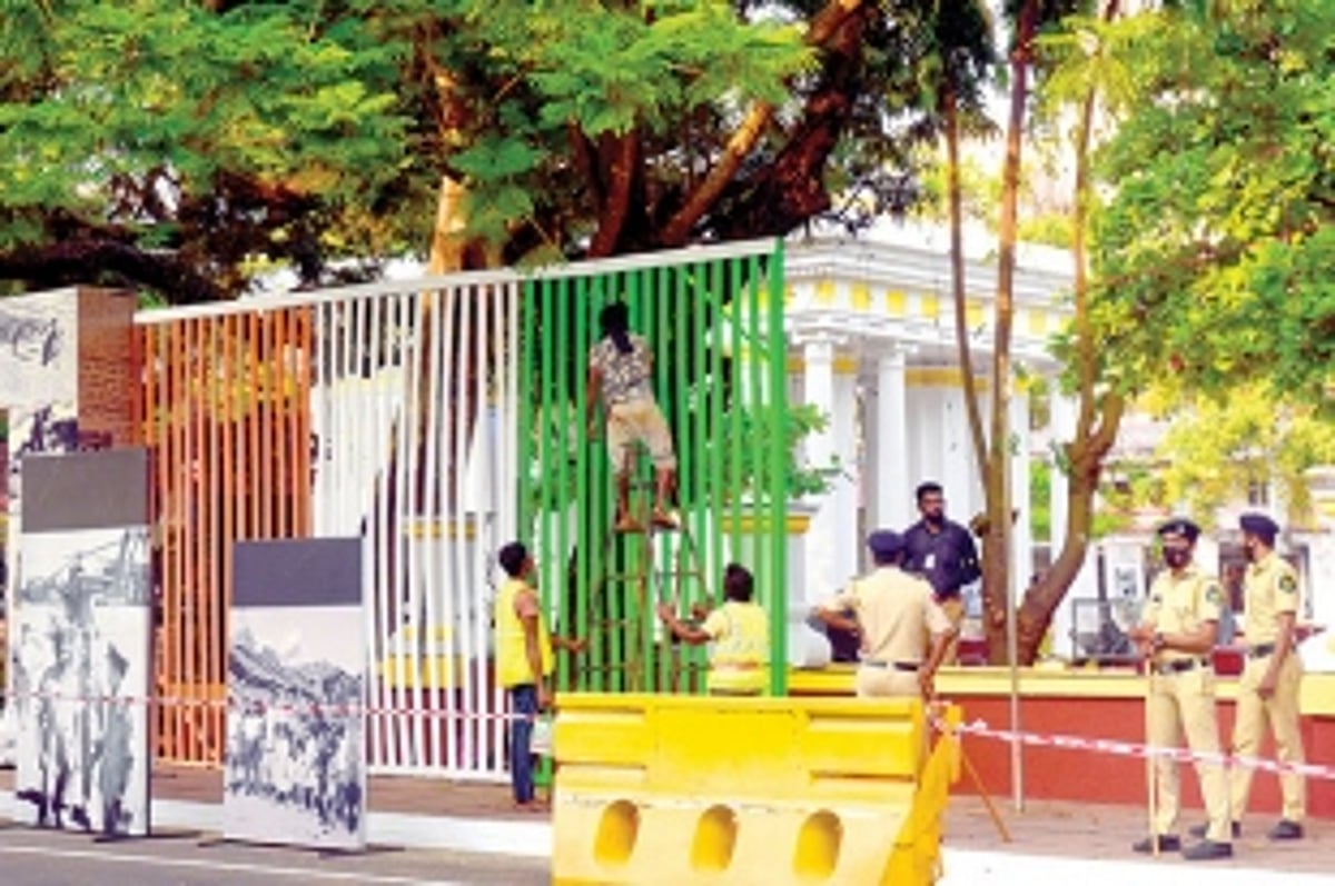 On Liberation Day eve, Guv hails State’s fight against COVID-19