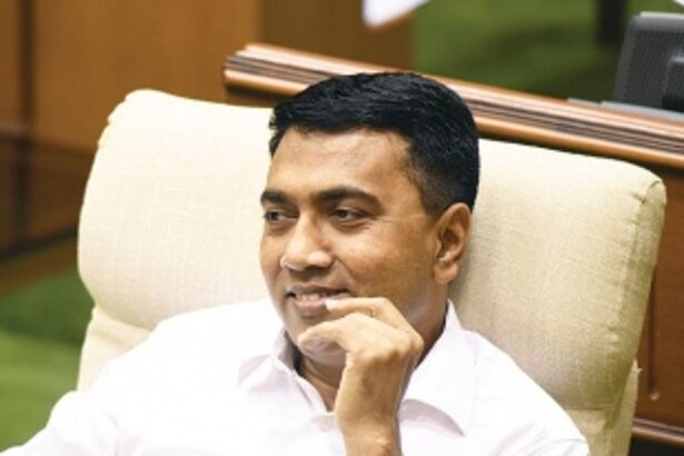 On March 10, who will go to Raj Bhavan at 5 o’clock?