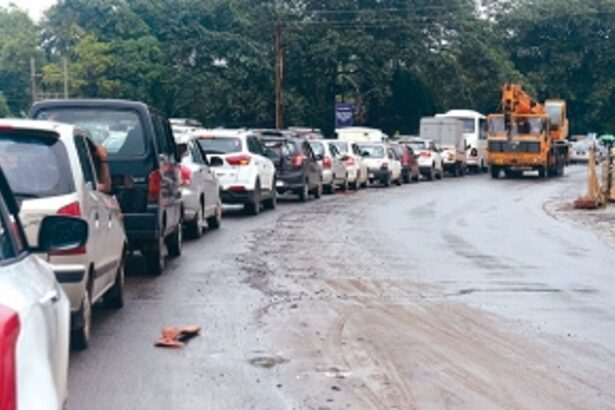 On Margao-Panjim highway TRAFFIC MOVES HALF A KILOMETRE  IN HALF AN HOUR
