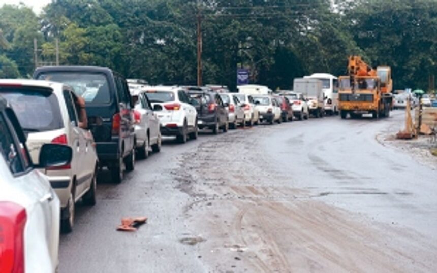 On Margao-Panjim highway TRAFFIC MOVES HALF A KILOMETRE  IN HALF AN HOUR