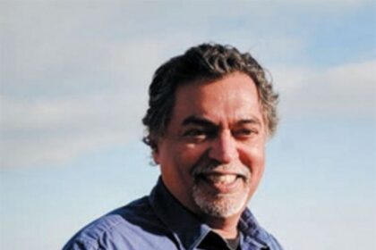 On the footsteps of the Mahatma, collecting his art of non violence