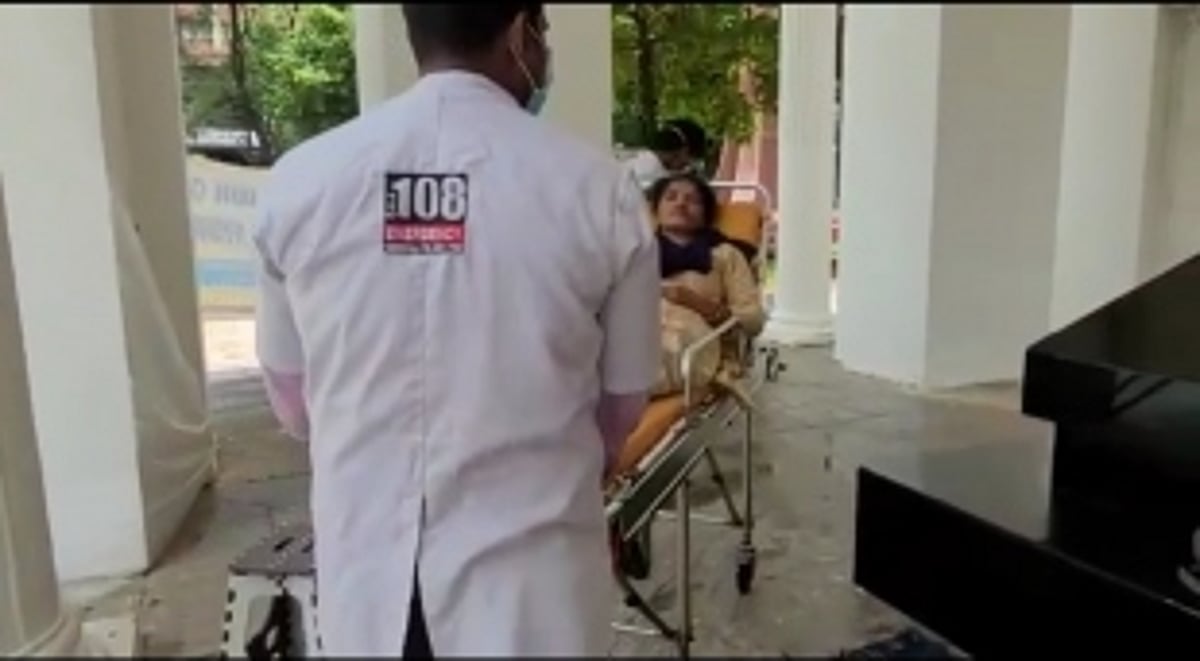 One Anganwadi worker shifted to GMC; others continue the hunger strike