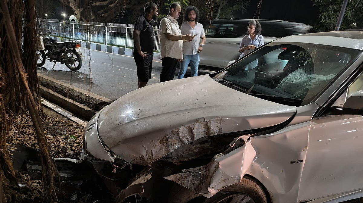 One Injured in Late-Night Self-Accident Near Health Directorate in Campal, Panjim