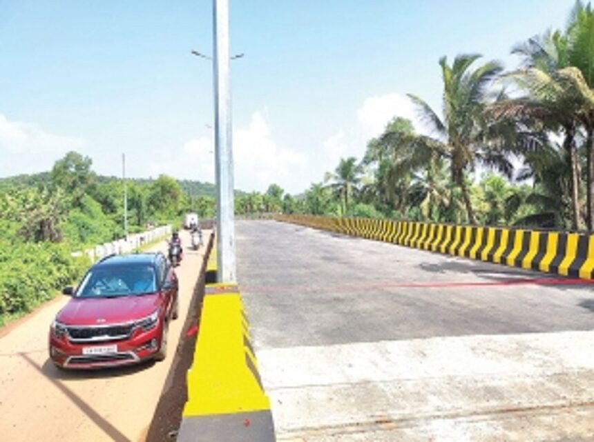 One lane of four-lane Oddar-Curchorem  bridge thrown open for traffic