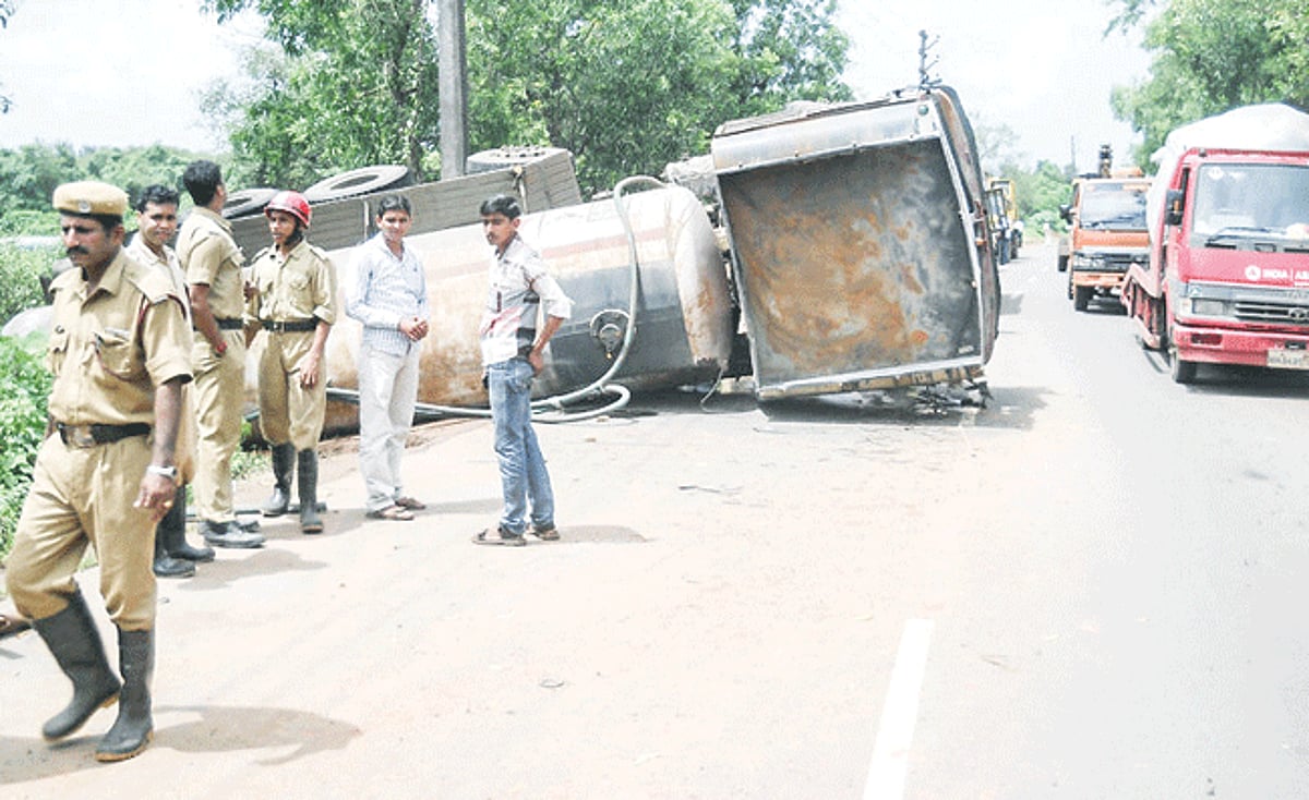 One of the road mishaps reported in the jurisdiction of the Mapusa police station.