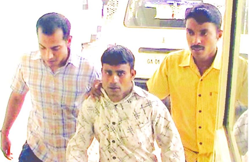 One of the thieves who was arrested at the Konkan Railway Station in Margao being taken to the Margao Police Station. Photos by Santosh Mirajkar 1 One of the thieves who was arrested at the Konkan Railway Station in Margao being taken to the Margao Police Station. Photos by Santosh Mirajkar