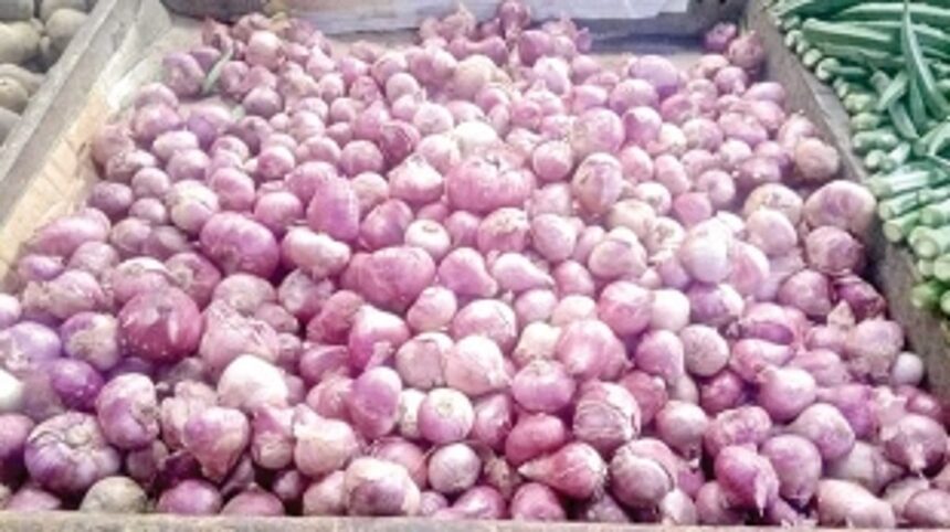 Onions sold at Rs 80 per kg in Ponda market