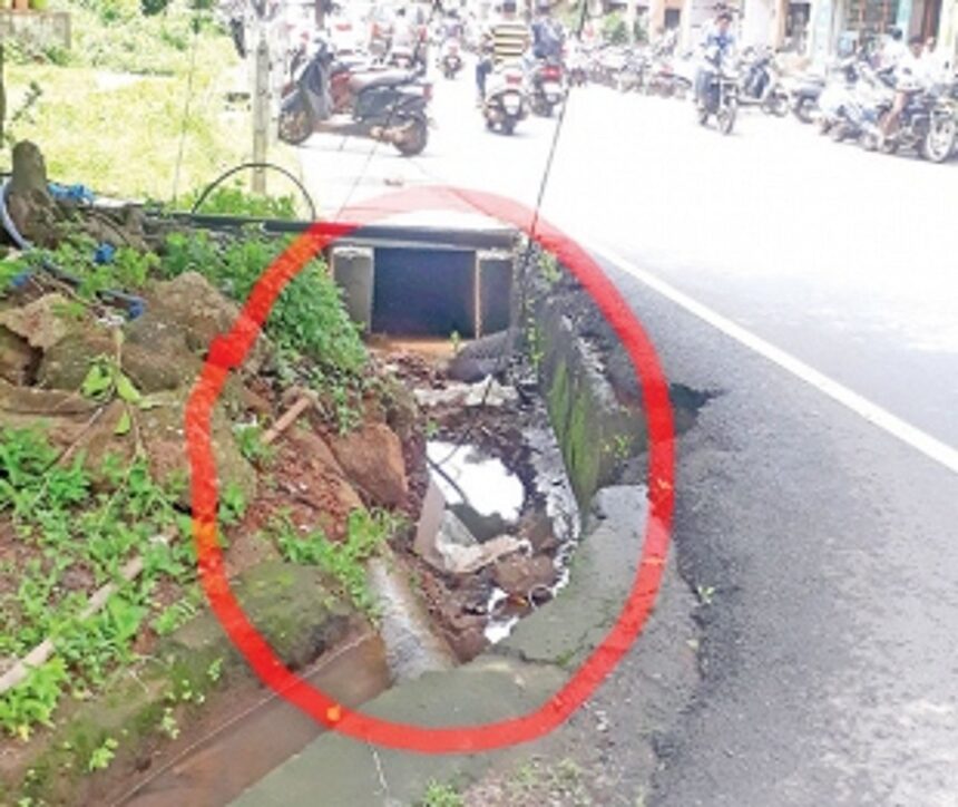 Open drain posing danger at Mapusa 1 Open drain posing danger at Mapusa