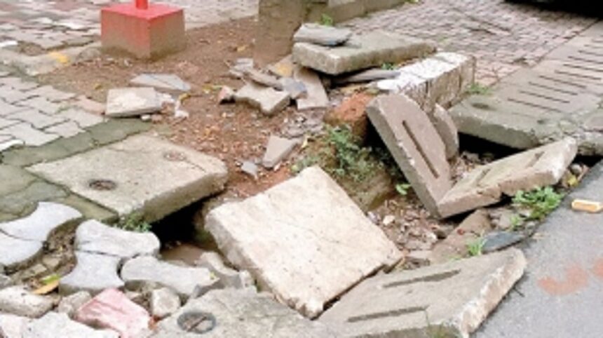 Open gutters, broken slabs pose danger to pedestrians in Vasco 1 Open gutters, broken slabs pose danger to pedestrians in Vasco