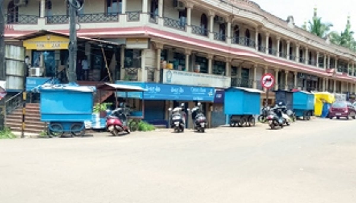 Operators of 15 kiosks fear loss  of livelihood after PWD notices