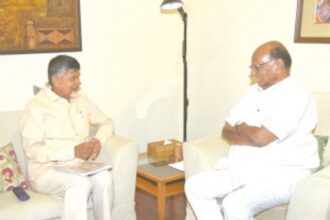 Oppn leaders step up coalition talks, TDP chief meets Rahul, others