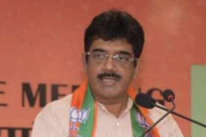 Oppn loyalist Iqbal, 17 others join BJP