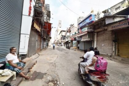 Oppn sponsored bandh near total in Tamil Nadu