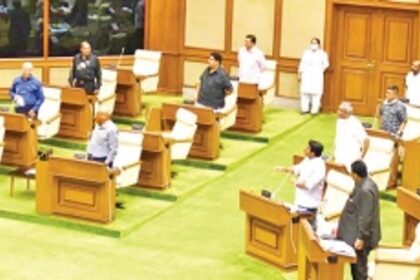 Oppn unites but  fails to save Mollem