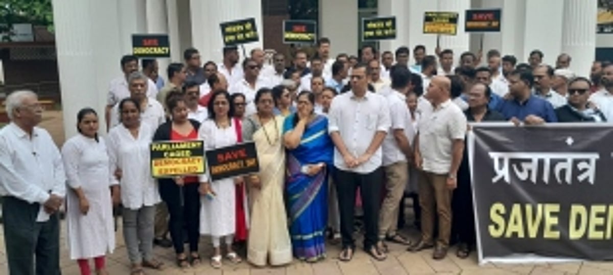 Opposition Strongly Protests Suspension of 142 MPs, Accuses BJP of Silencing Dissent and Undermining Democracy