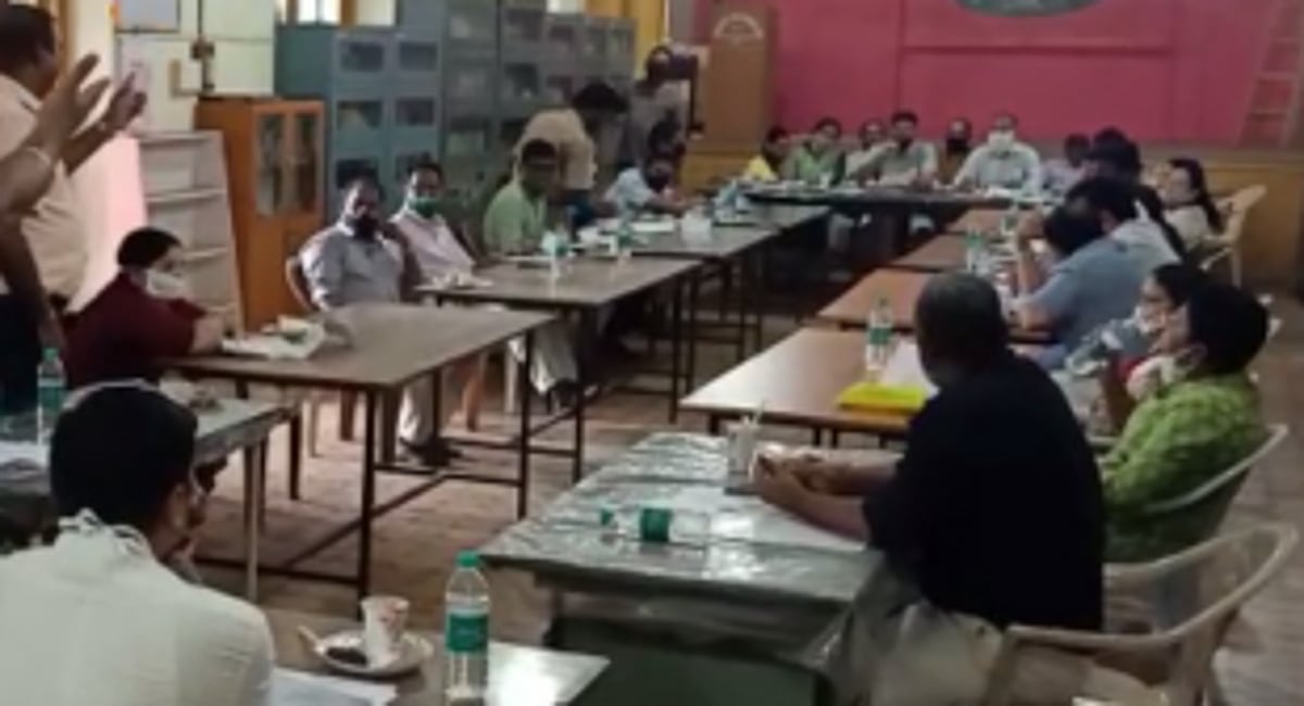 Opposition councillors walk out  of MMC special council meeting