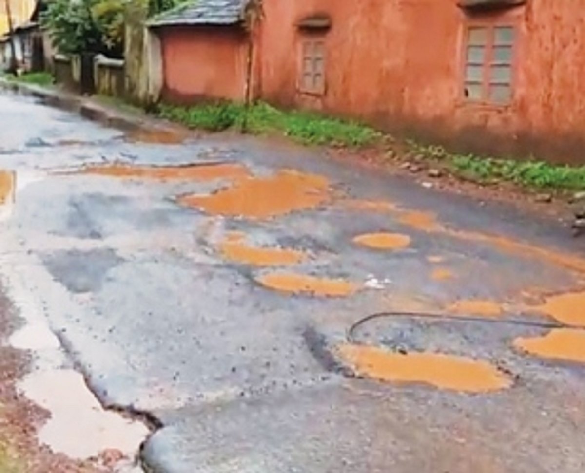 Opposition raises concern over  potholes, pathetic road conditions