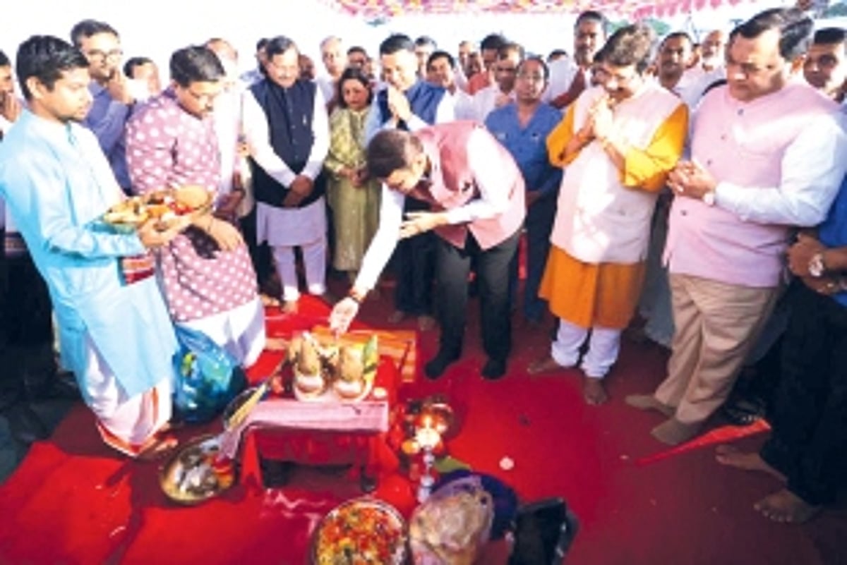 Opposition strategy is to create  divisions among people: Fadnavis