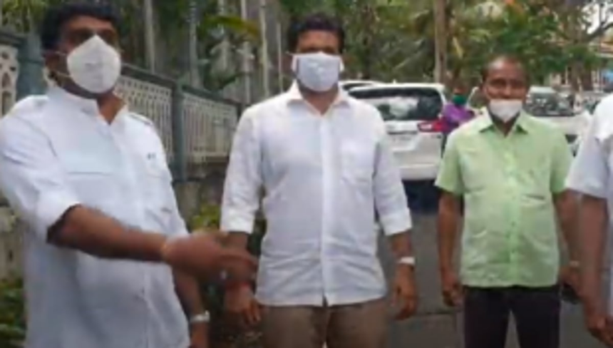 Opposition submit memorandum to CM
