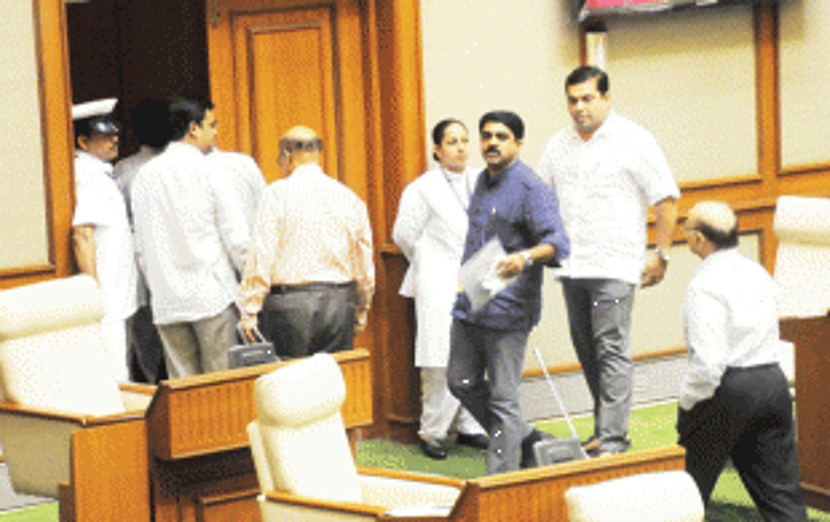 Opposition walks out for lack of time to table questions