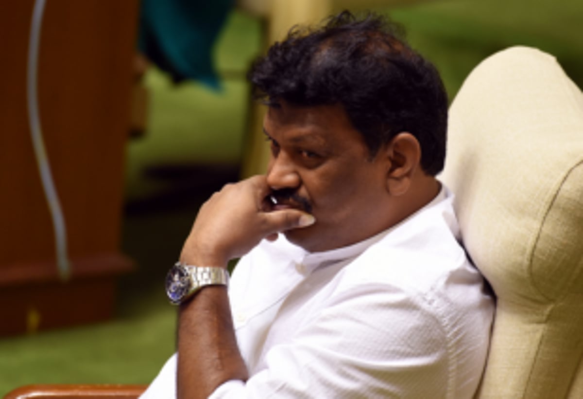 Outgoing Lokayukta nails Lobo,  says “unfit to be a minister”