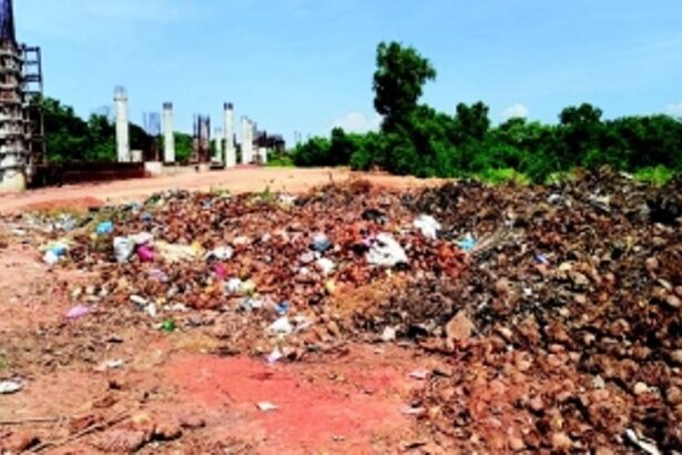 Outrage in Benaulim as truckloads of garbage from Margao dumped at bypass construction site
