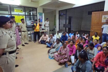 Outrage in Khajne Pedne After Minor Girl Assaulted; Locals Protest at Police Station Over Delay in FIR