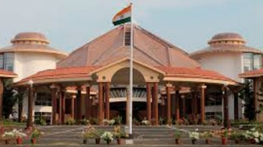 Outside Assembly Talks with State Representatives Focus on Key Issues in Goa 1 Outside Assembly Talks with State Representatives Focus on Key Issues in Goa