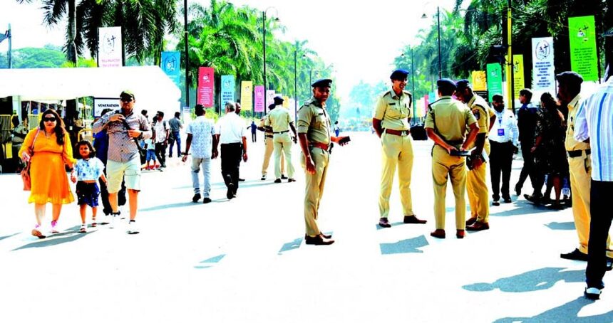 Over 1,200 cops maintaining 24x7 vigil at Exposition 1 Over 1,200 cops maintaining 24x7 vigil at Exposition