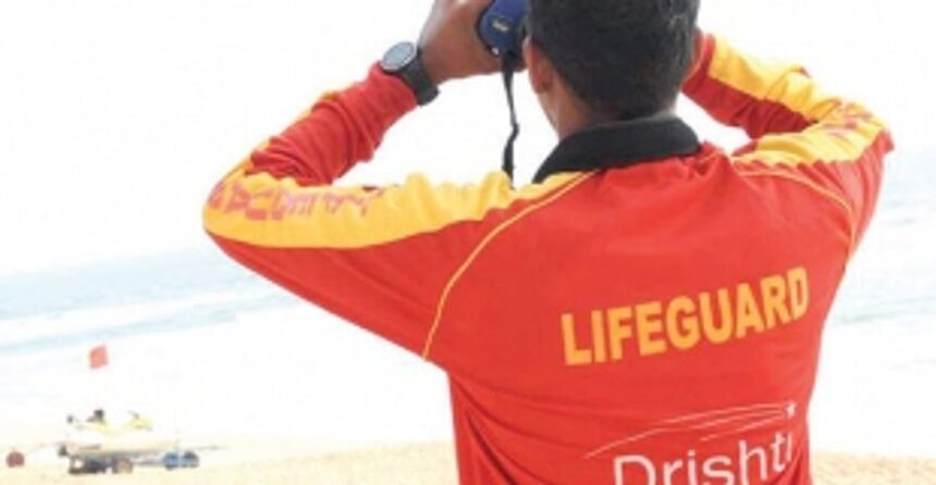 Over 150 lifeguards hold protests in Mapusa 1 Over 150 lifeguards hold protests in Mapusa