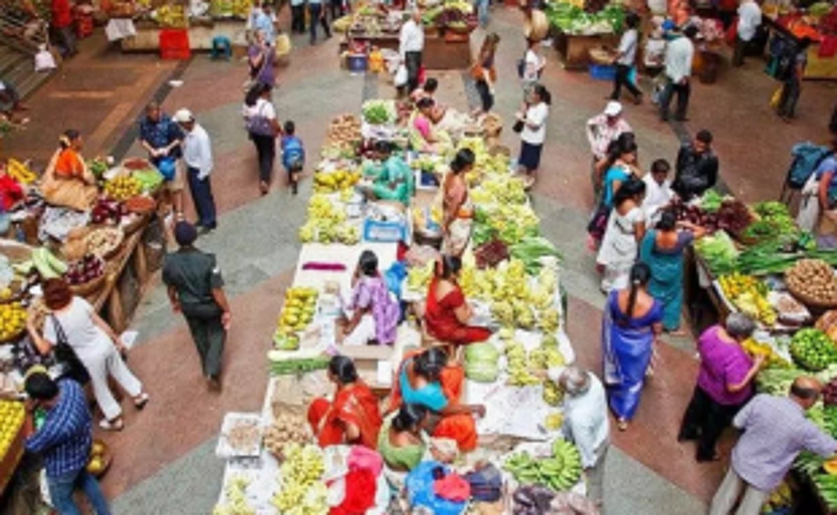 Overcrowding forces CCP to shut market