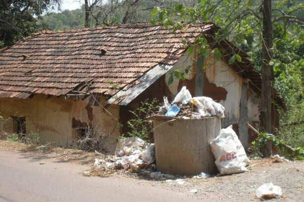 Overflowing garbage bin at Gonkoi-Sancoale
