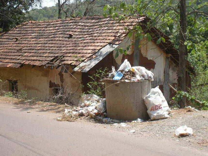 Overflowing garbage bin at Gonkoi-Sancoale