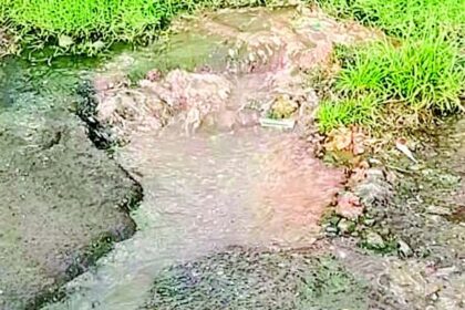 Overflowing sewage chambers raise a stink in Madel yet again