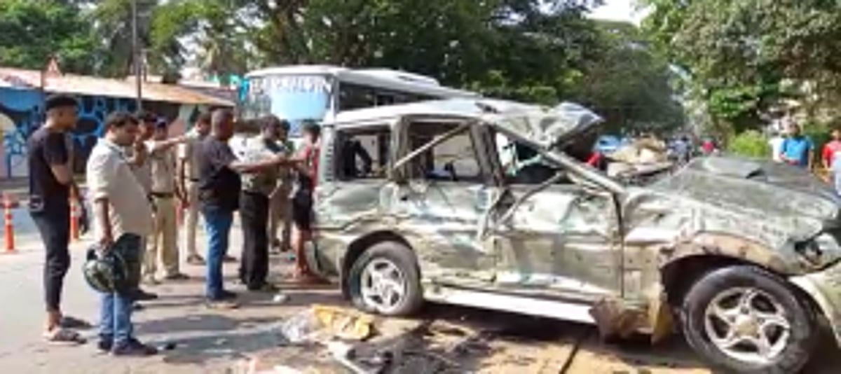 Overspeeding SUV rams into a bus and takes down light poles