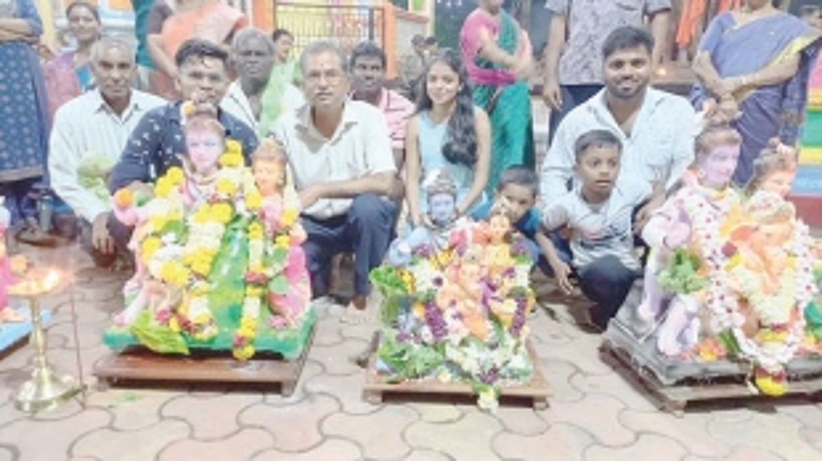 Oxel Chodankars worship Shankar-Parvati during Chaturthi