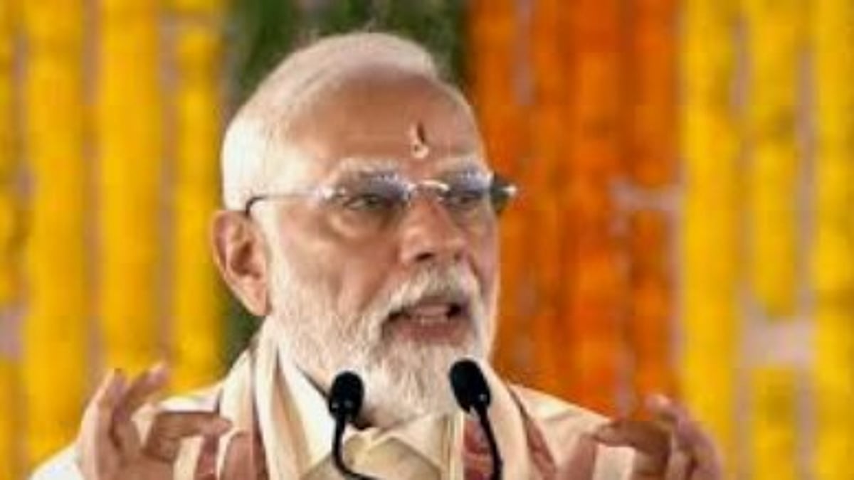 PM Modi Questions DMK Leaders on Signing Letters in English Amid Language Controversy