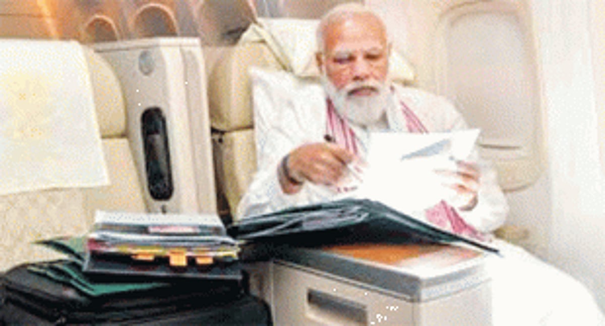 PM landed in his flying office, spent 22 minutes and flew back to work