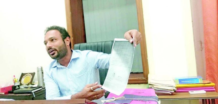 PMC Chief Officer files police complaint against forged income certificate 1 PMC Chief Officer files police complaint against forged income certificate