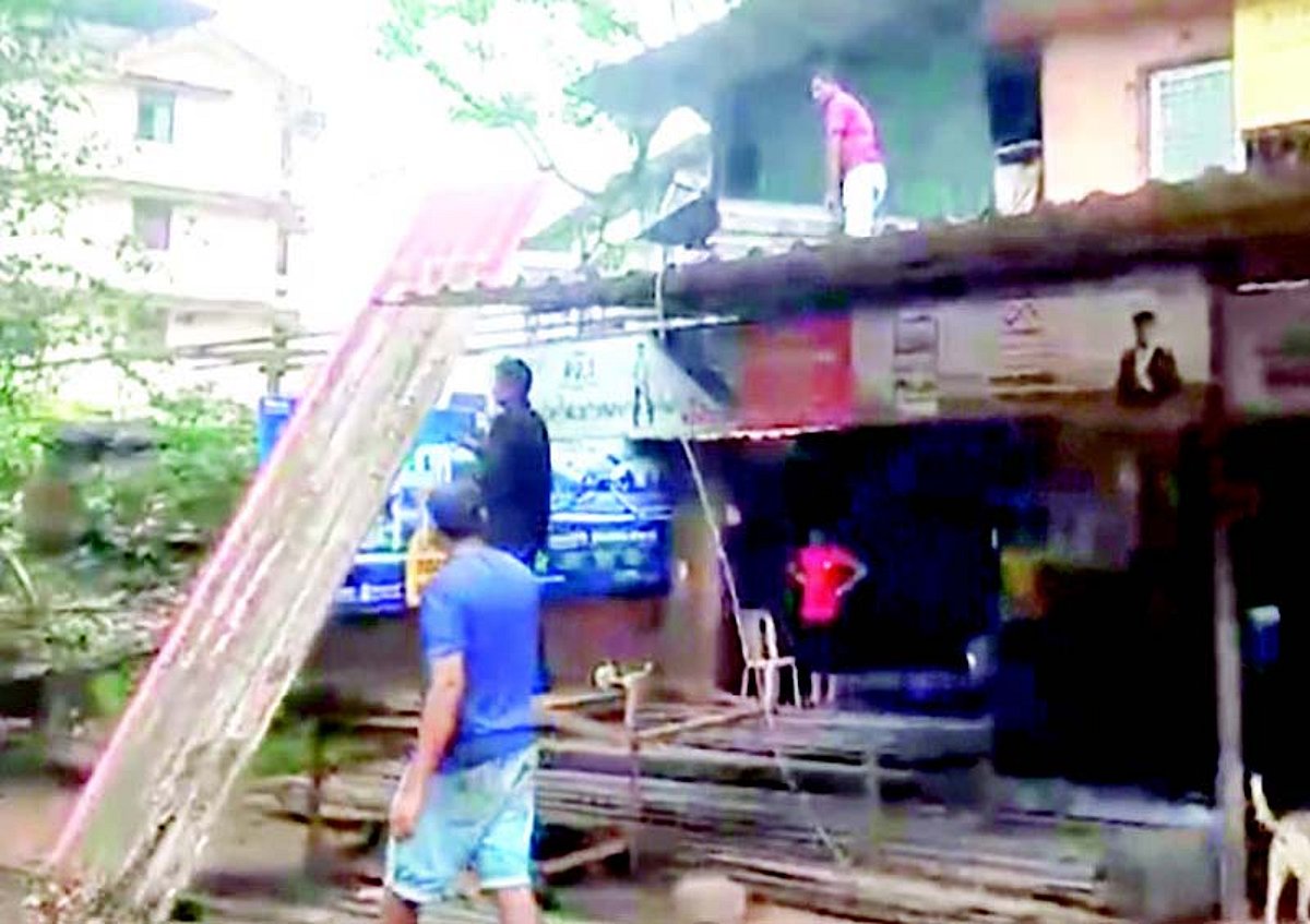 PMC clears encroachments on road widening area