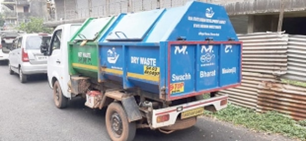 PMC sends back Mapusa vehicle laden  with COVID waste