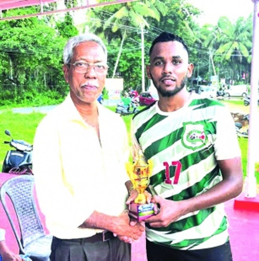 PY Nuvem fight it out to book quarters berth