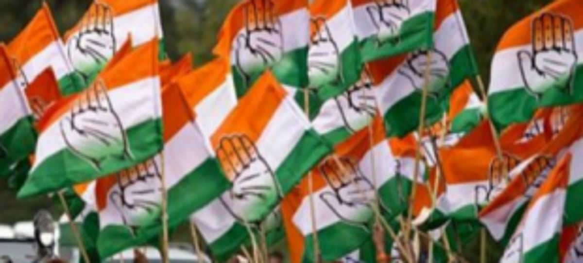 Pabhugaonkar  joins Congress