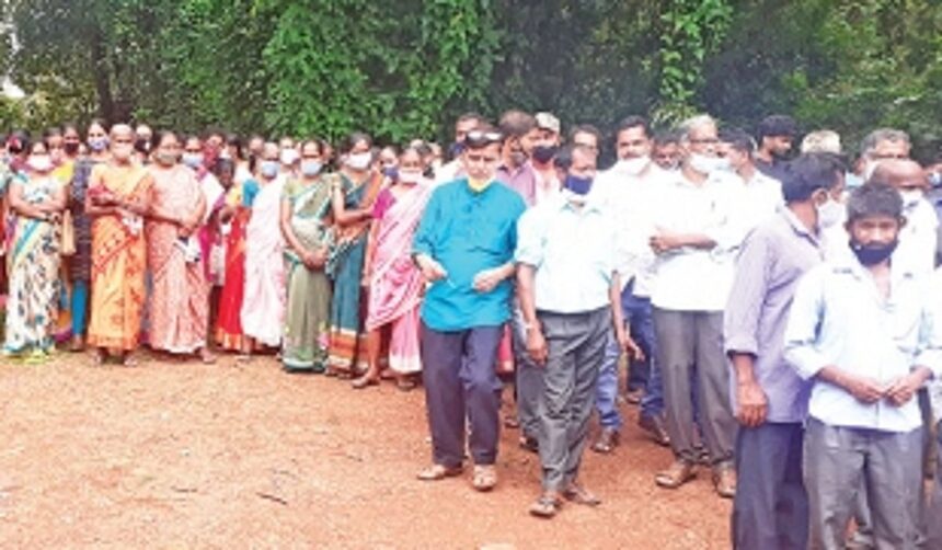 Paikul locals hold protest march,  demand village bridge